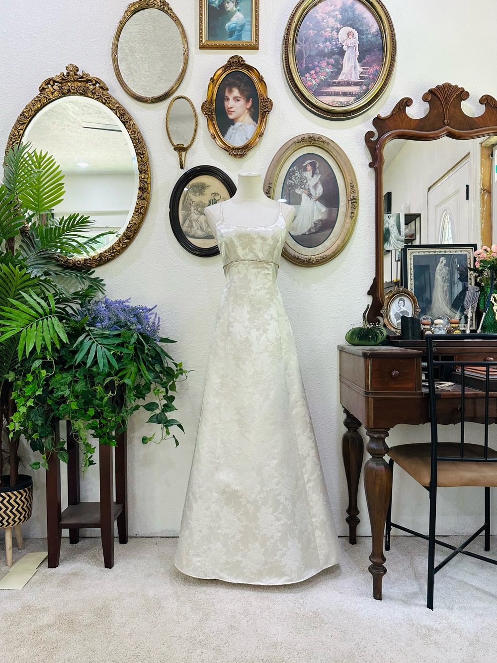 Jump Ivory Lace A-Line Wedding Dress